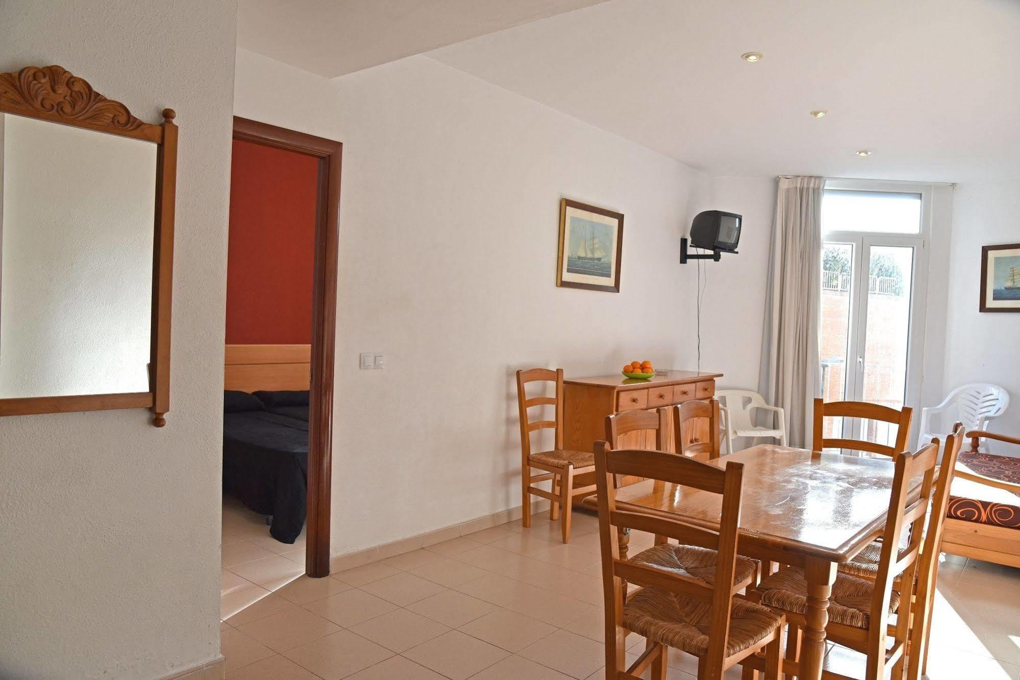 Apartamentos Ar Dosjoimi Λορέτ Ντε Μαρ Εξωτερικό φωτογραφία