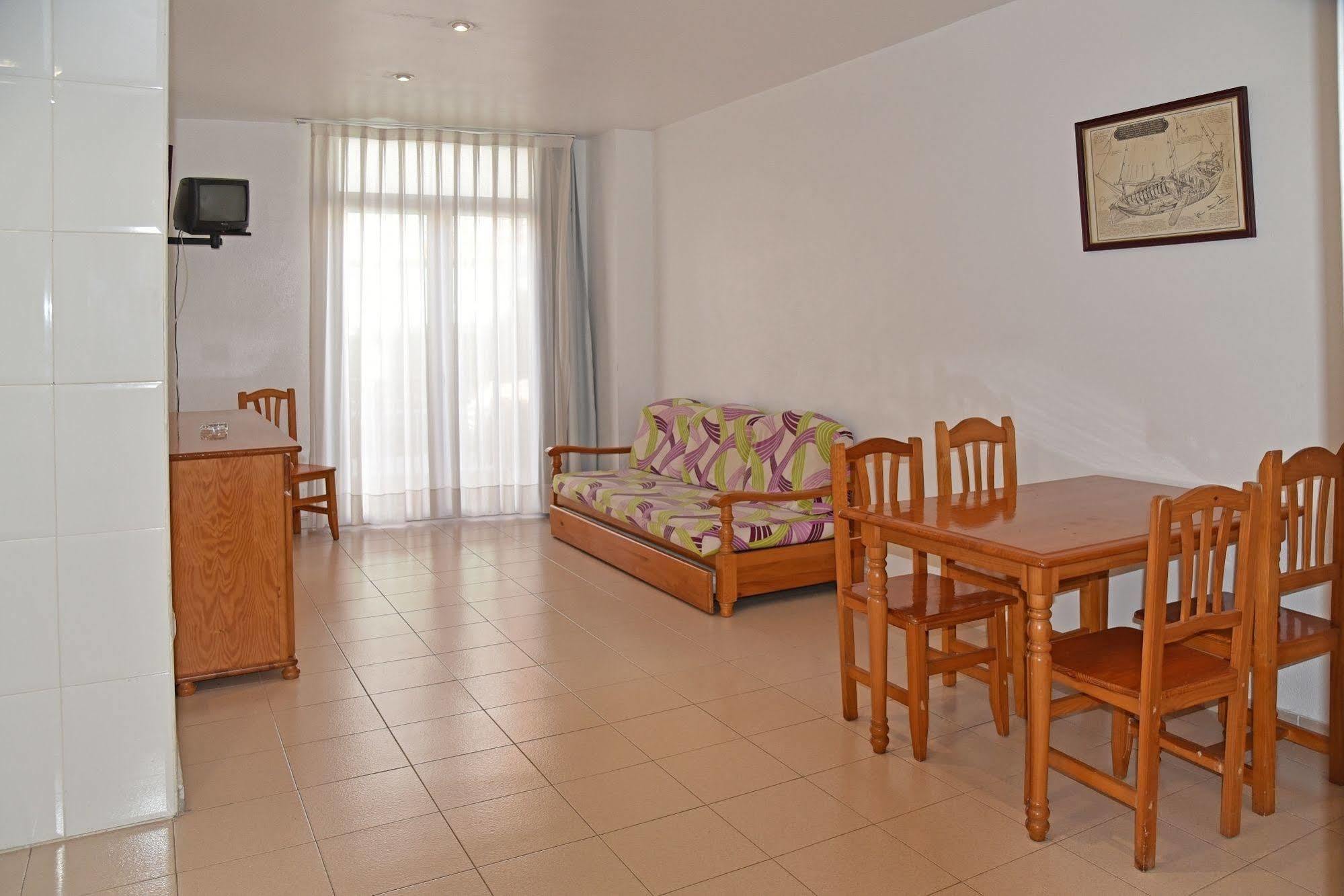 Apartamentos Ar Dosjoimi Λορέτ Ντε Μαρ Εξωτερικό φωτογραφία